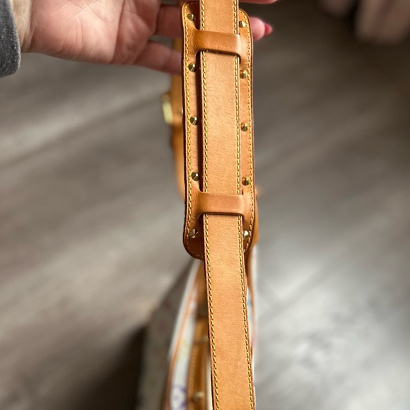 LOUIS VUITTON Monogram
Multicolor Boulogne shoulder bag - Picture 16 of 16